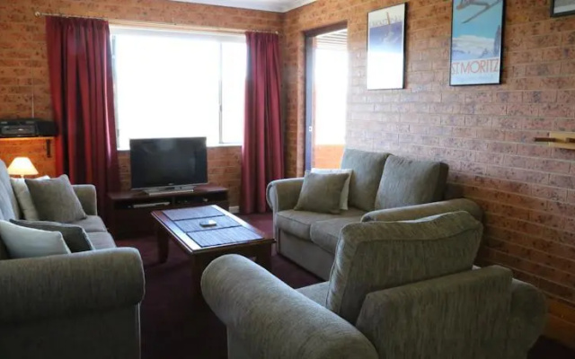 Aspen Court 5