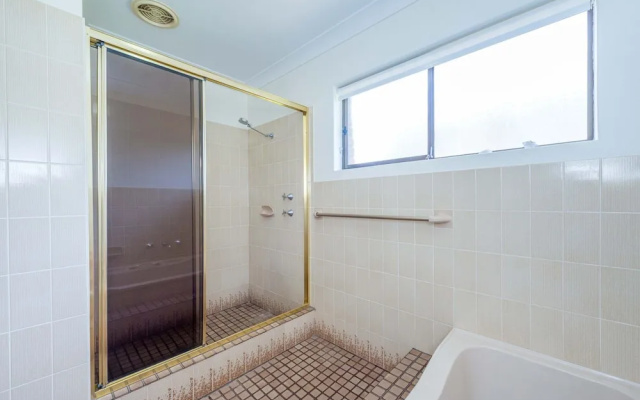 Columbia Close 2/9 - Nelson Bay