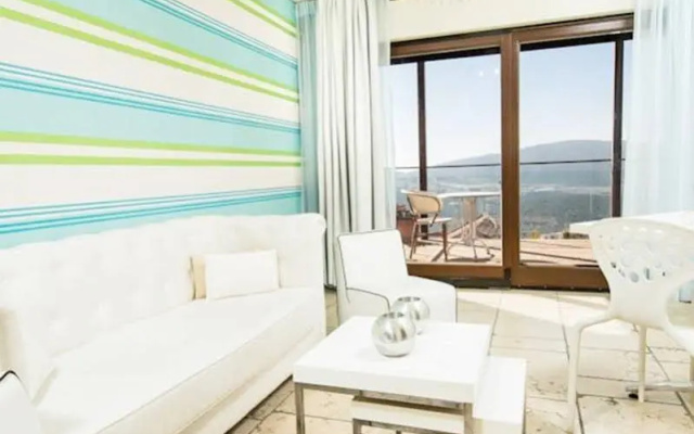 Rimon Suites