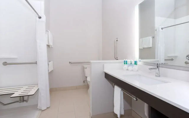 Holiday Inn Express & Suites Lincoln