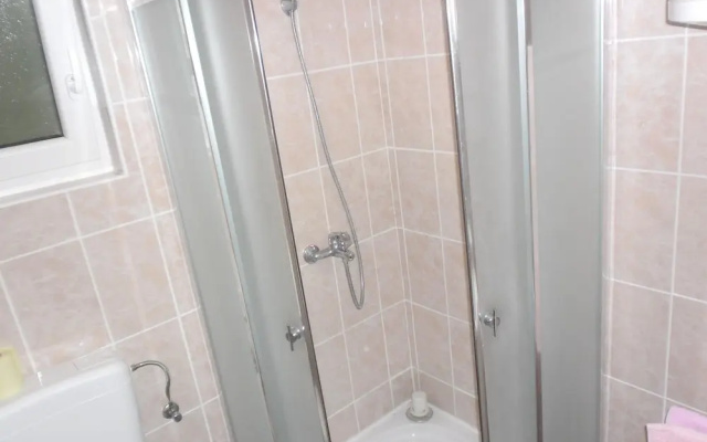 Two-Bedroom Apartment in Banjol