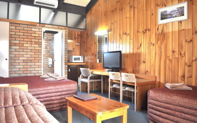 All Travellers Motor inn