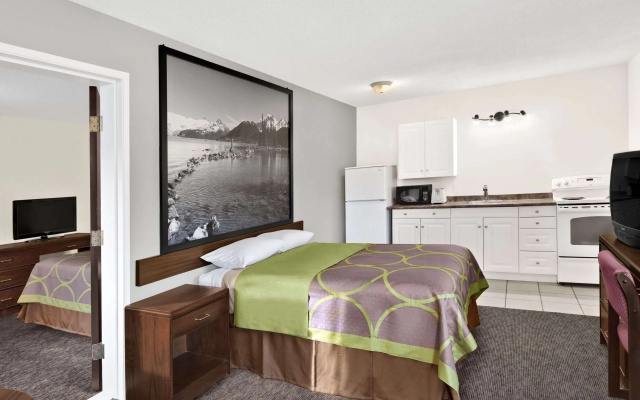 Super 8 by Wyndham Kamloops East