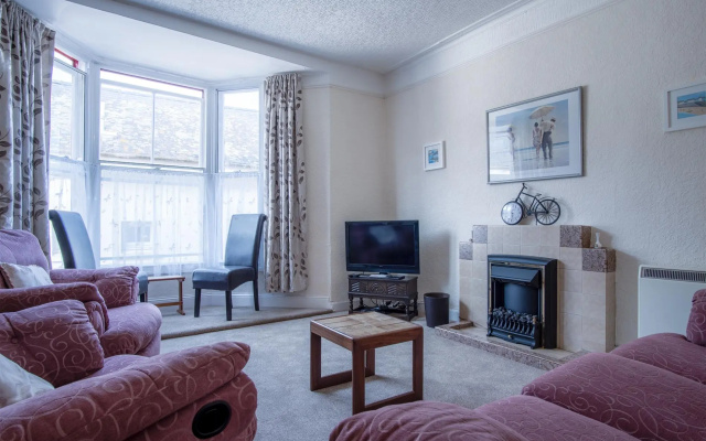 Dragons Den - 2 Bedroom Apartment - Tenby