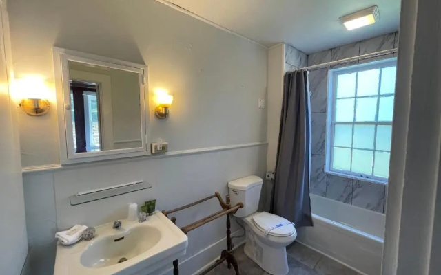 Stone Hearth Inn and Eatery