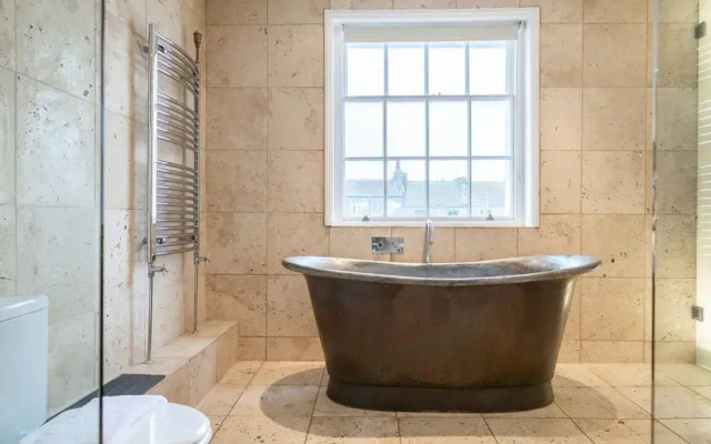 Host Stay Grafton Copper