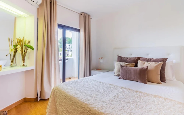 Albufeira Family Oasis with Pool