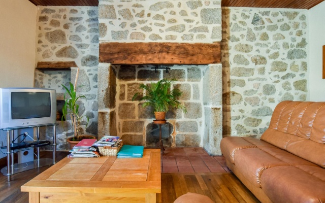 Rural Holiday Home In Sénezergues With Garden