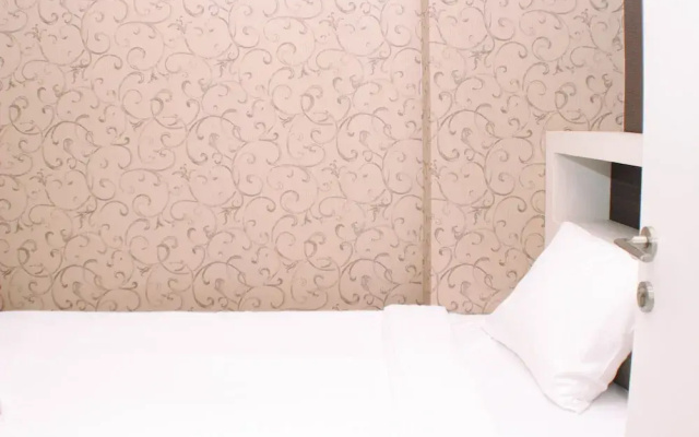 Nice And Strategic 2Br At Green Pramuka City Apartment