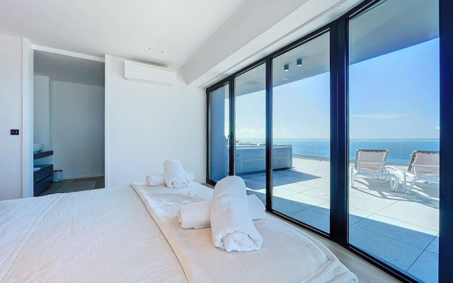 Majestic Penthouse View by Atlantic Holiday