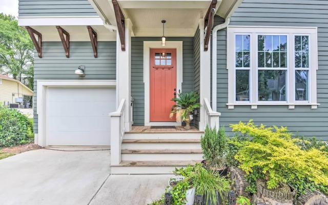 Modern Charlotte Home ~ 4 Mi to Downtown!