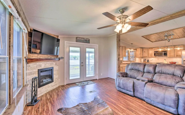 Lakefront Granbury Home, Boat Dock On-site!