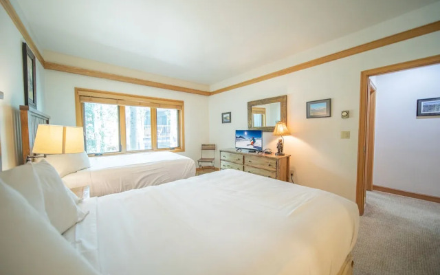 Chateaux Dumont 2717
