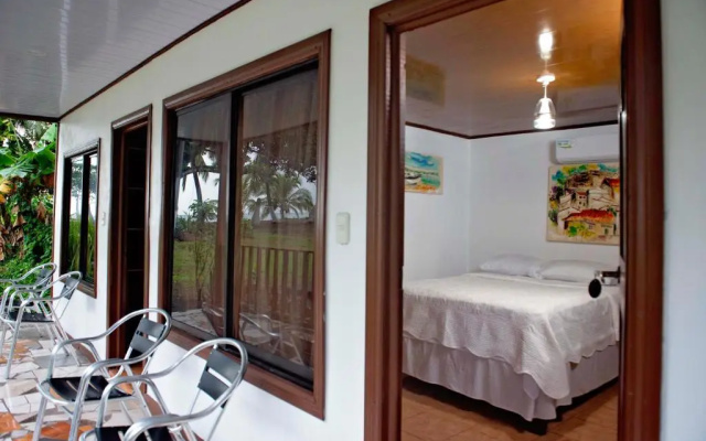 Hotel Tortuguero Beachfront