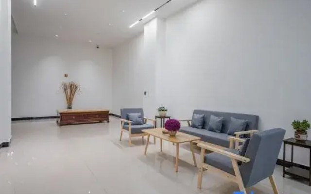 My Boyfriend's B&B near Changshui International Airport.