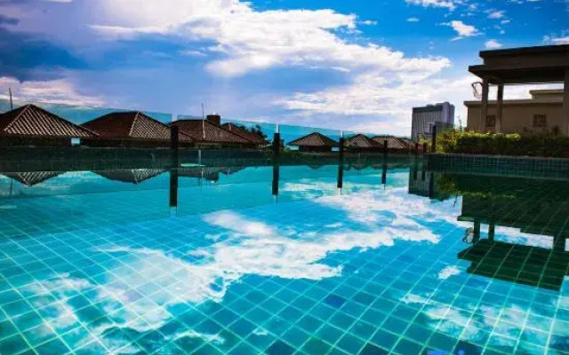 Jiamu  Villa  in  Fuxian  Lake