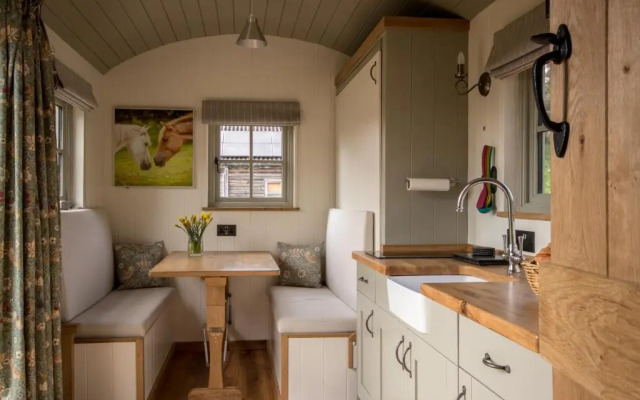 Luxury Shepherds Hut