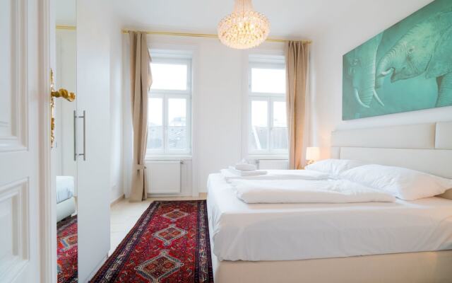 Апартаменты Vienna Residence Spacious Viennese Apartment for up to 5 Happy Guests Вена комната для гостей