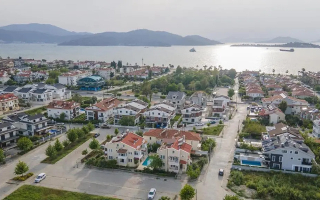 Sahile Yakın Havuzlu Villa 6+2 kişilik