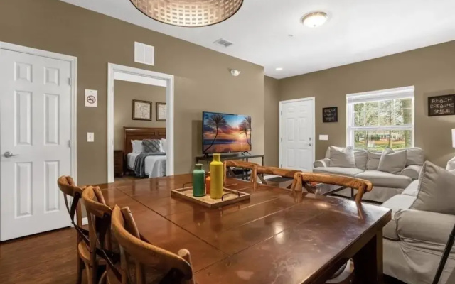3 Bedrooms S / Lucaya Village Townhouse by RedAwning