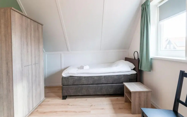Cozy Retreat With Parking