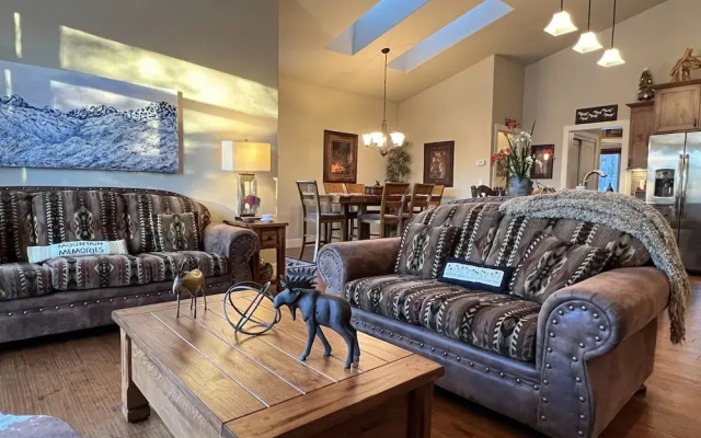 Ol239 Meadow Lake Country Escape