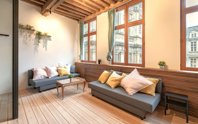 Stylish Duplex for 6 in Antwerp