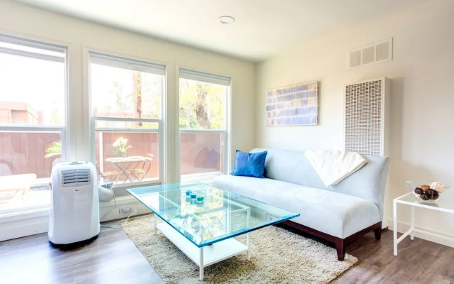 1 Bedroom near Hollywood Sights