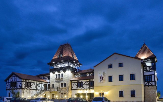 Hotel Castel Royal in Timisoara, Romania from 63$, photos, reviews - zenhotels.com hotel front
