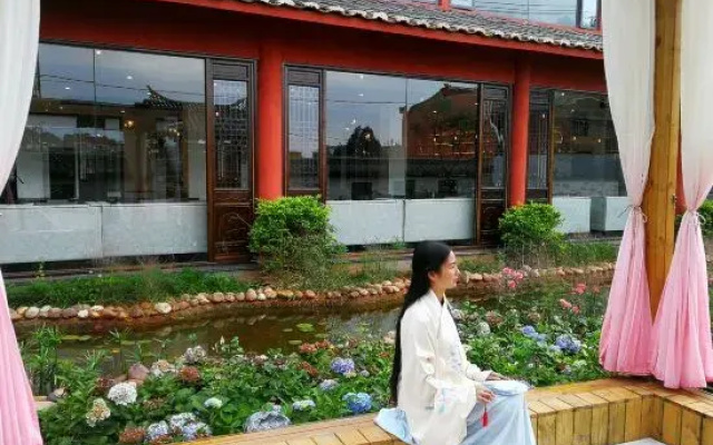 Lishe Huayuan Inn