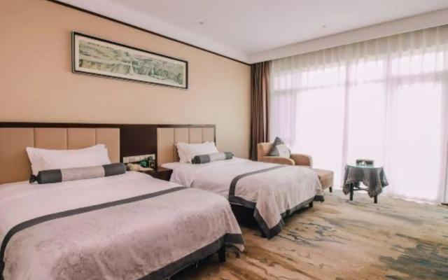 Grand Cloud View Hotel