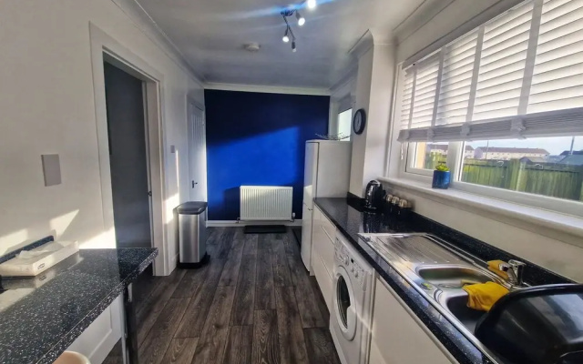 Cozy Shotts House With 2 Bedrooms