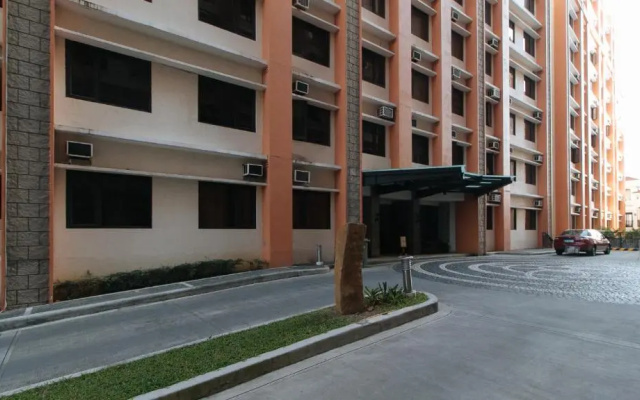 RedDoorz Premium @ Paseo Verde Las Pinas
