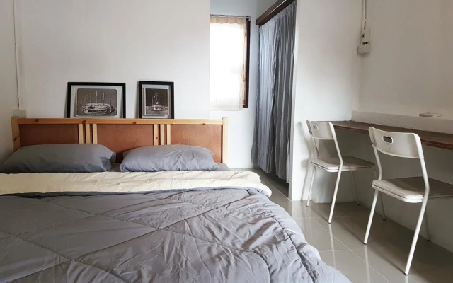 Nanan House Hostel