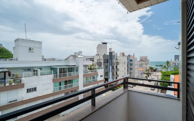 Apt w/ Balcony Steps From the Beach - Ids0501