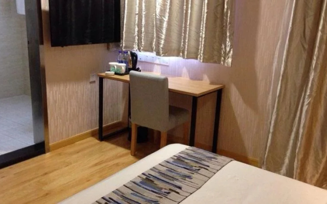 Starway Hotel (Urumqi Railway Bureau Metro Station