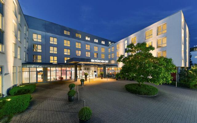 Отель NH München Ost Conference Center Германия, Ашхайм - отзывы, цены и фото номеров - забронировать отель NH München Ost Conference Center онлайн вид на фасад