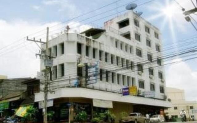 Grand Tower Hotel вид на фасад