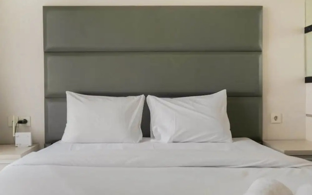 Convenient Studio Mangga Dua Apartment
