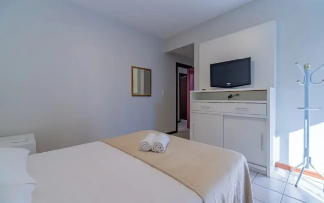 Apt w/ Balcony 150m From Sea Meia Praia Rcb405