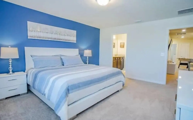 4606 TD - 5BR Townhome Marvel: Private Pool