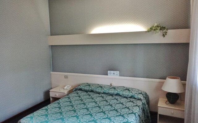 Hotel Pagoda Леньяно комната для гостей
