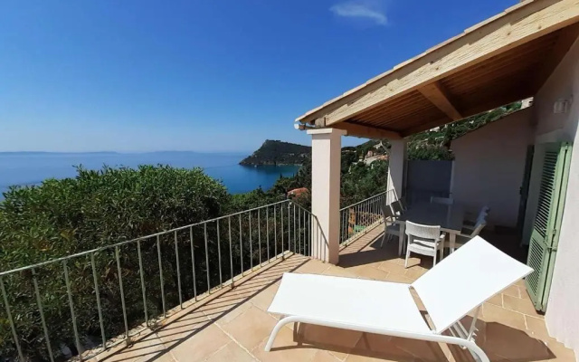 Maison Rayol-Canadel-sur-Mer, 5 pièces, 9 personnes - FR-1-308-142