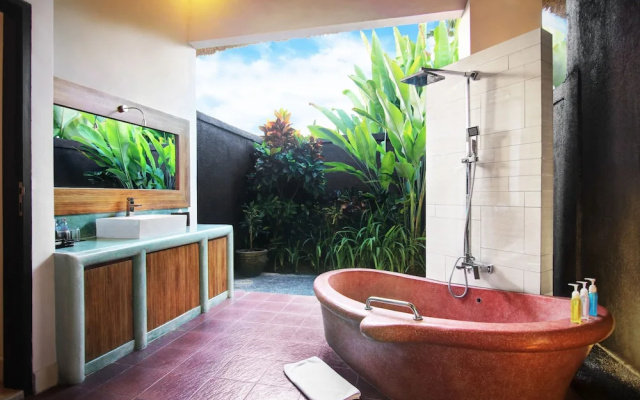 Villa Seminyak Lagoon And Spa