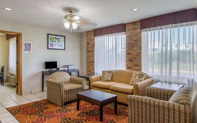 Rodeway Inn Coopersville