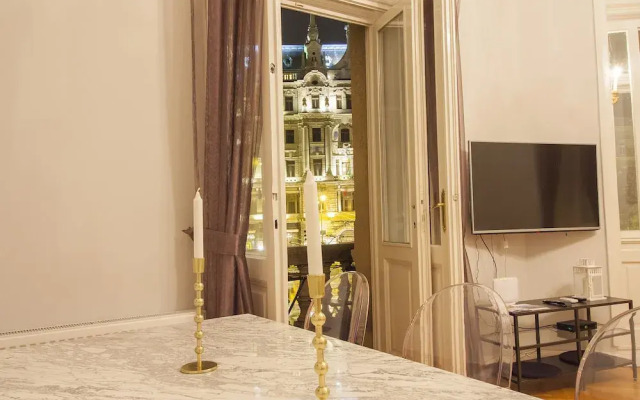 New York Palace View Apartment