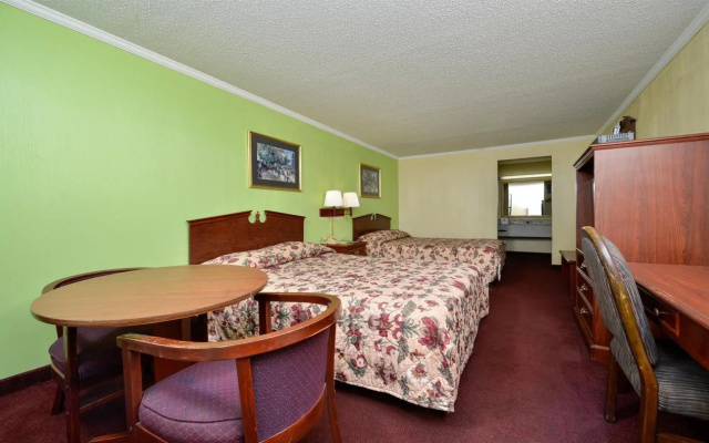 Days Inn by Wyndham Camden AR