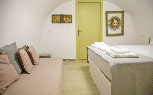 Areopolis Art Apartment