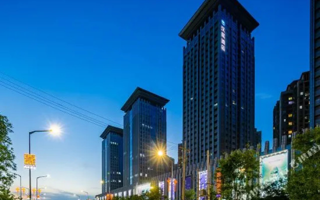 Hanhui Hotel (Xi'an Fengdong New City Houweizhai Subway Station)