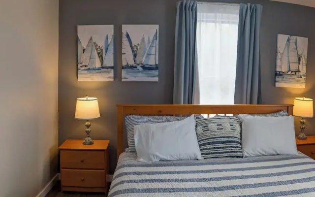 Newly Renovated Acadia Apartment Maple Street